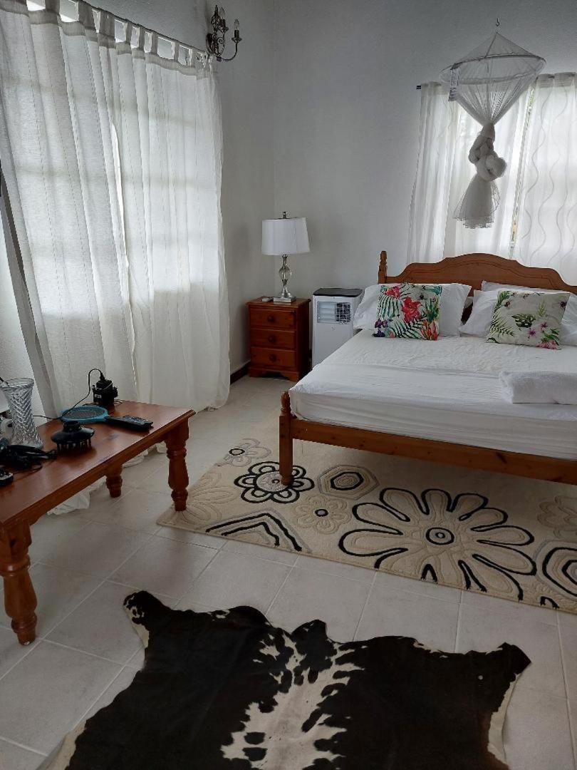 Selen'S Apartment In Ti Rocher Micoud Saint Lucia Bagian luar foto